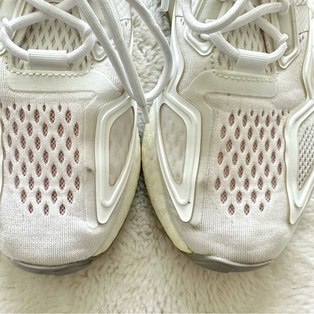 Adidas girls shoes size 5 US - Picture 2 of 5